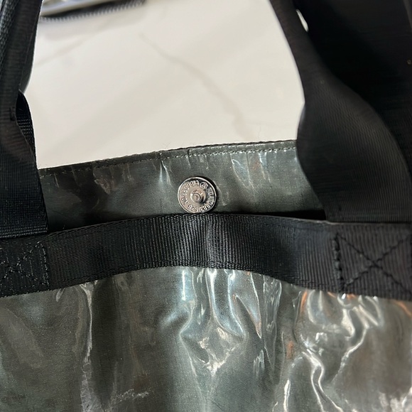 Topshop Large High Shine Weekend Bag - Picture 10 of 10